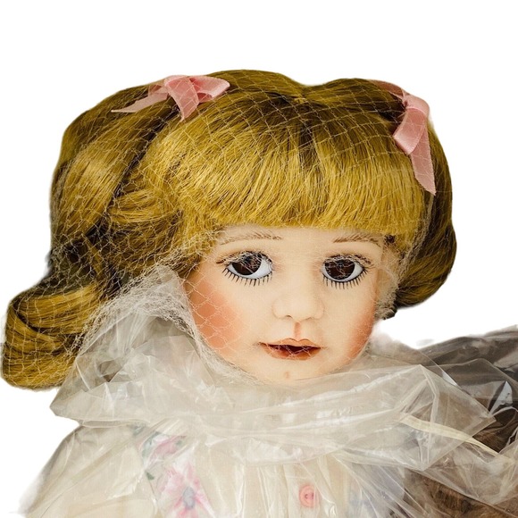 Hamilton Heritage Jennifer Doll & Dog Jane Zidjunas Can I Keep Him? NRFB - Picture 1 of 9